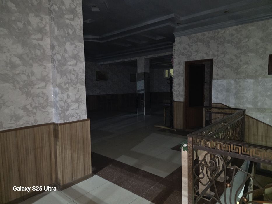 Кефси которида той хона олдида ленскида 3 каватли бино эски асарти каф