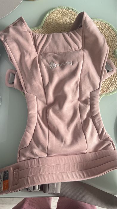 Раница за бебеносене Ergobaby Embrace blush pink