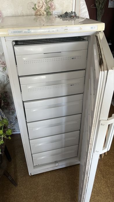 Голям фризер - неработещ