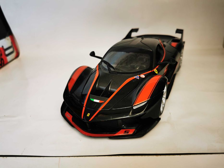 Ferrari 1:18 Ферари