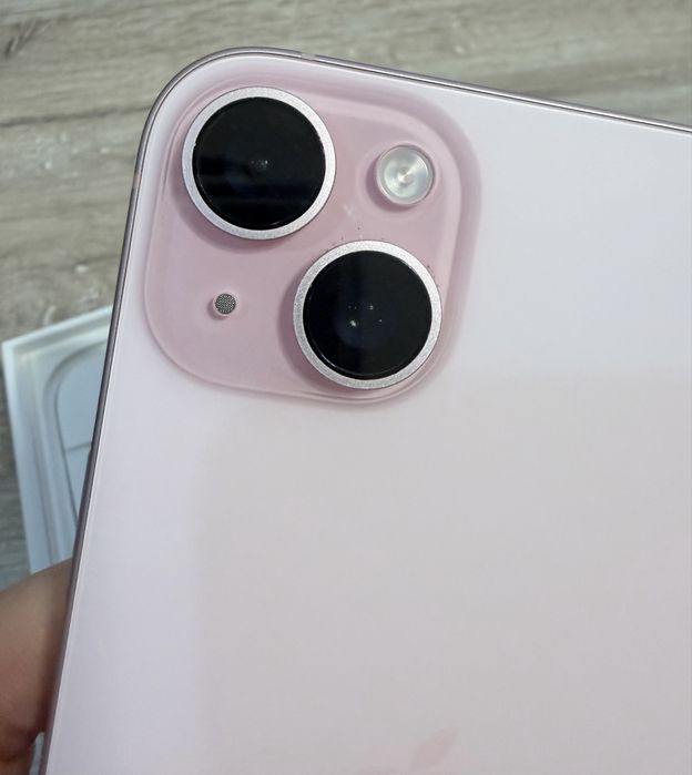 iPhone 15 plus. Продам срочно.