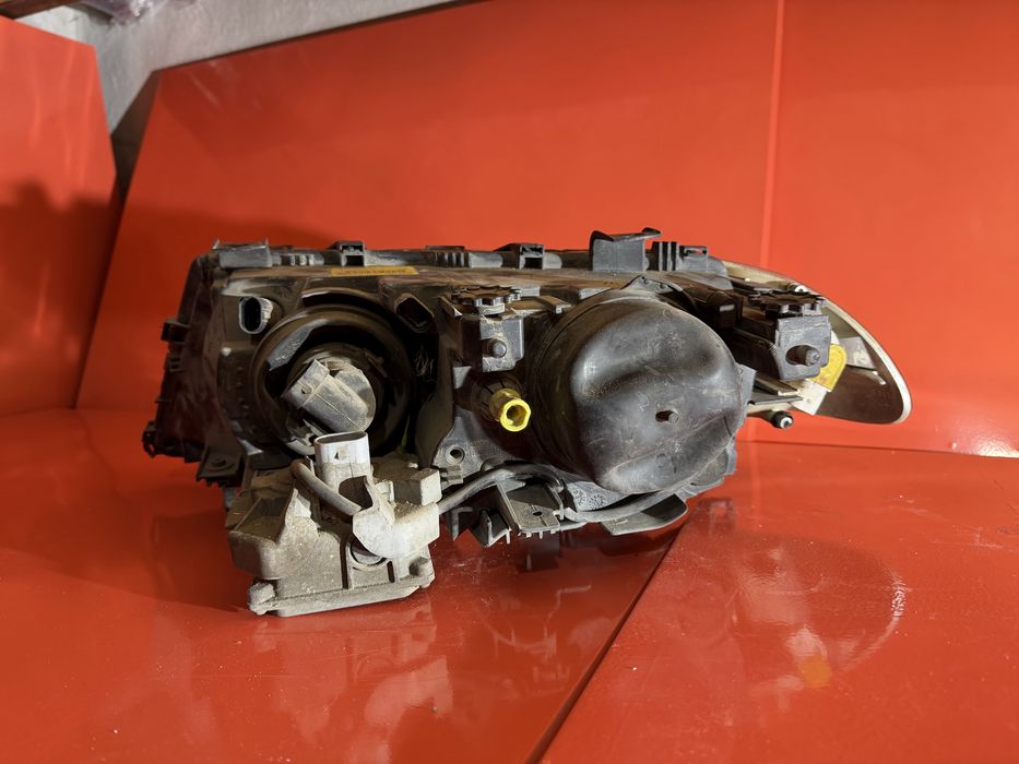 Десен ксенонов фар за BMW e46 Pre LCI Преди фейса
