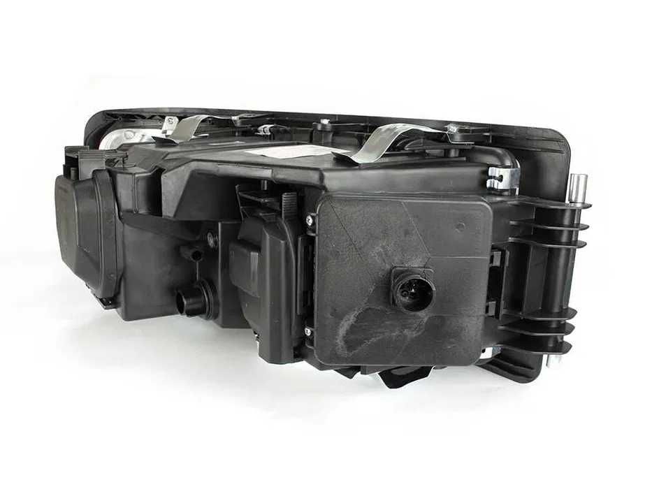 Far Faruri Man F 2000 (1994 - 2003) Stânga + dreapta / NOU / Original