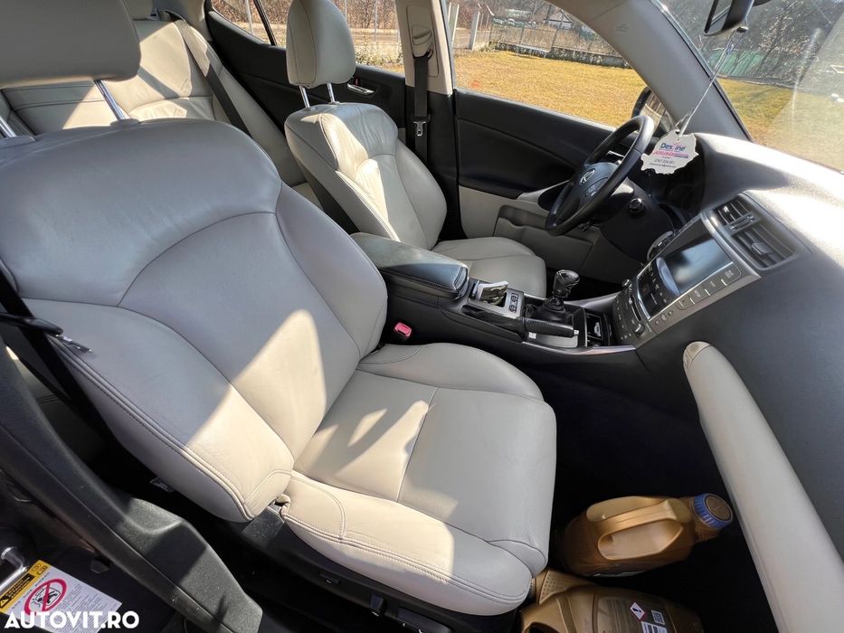 Lexus IS 220 diesel, 2011