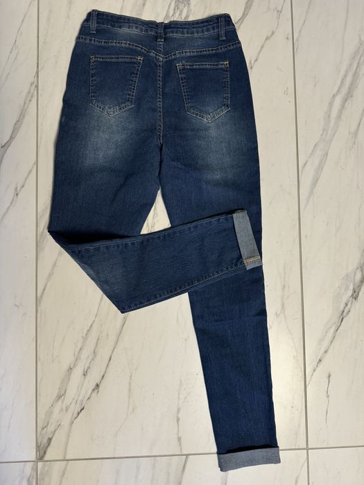 Чисто нови дамски дънки