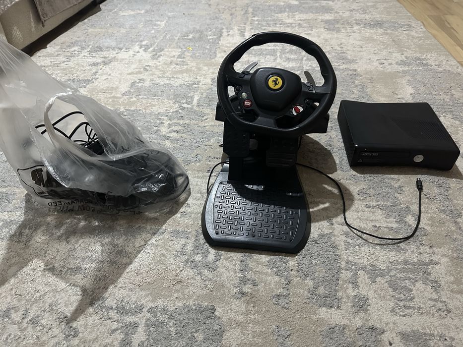 Xbox 360 S + 2 джойстика + руль и педали