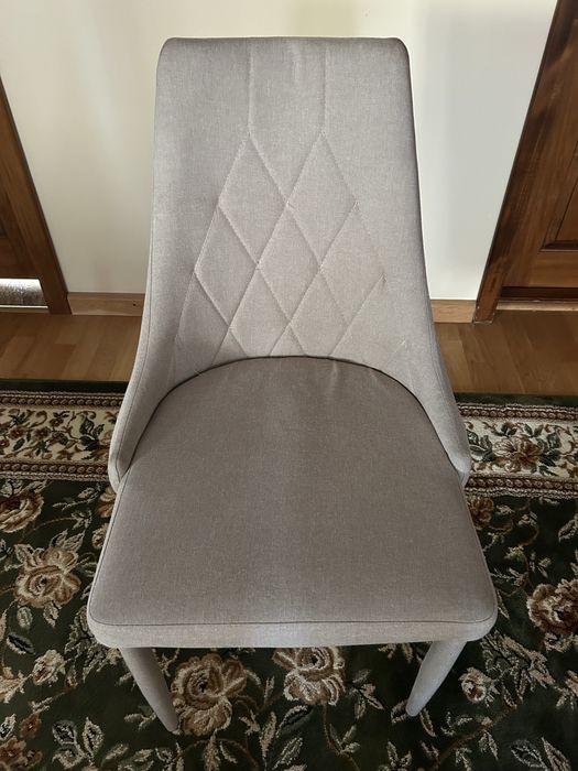 Canapea, masa + scaune