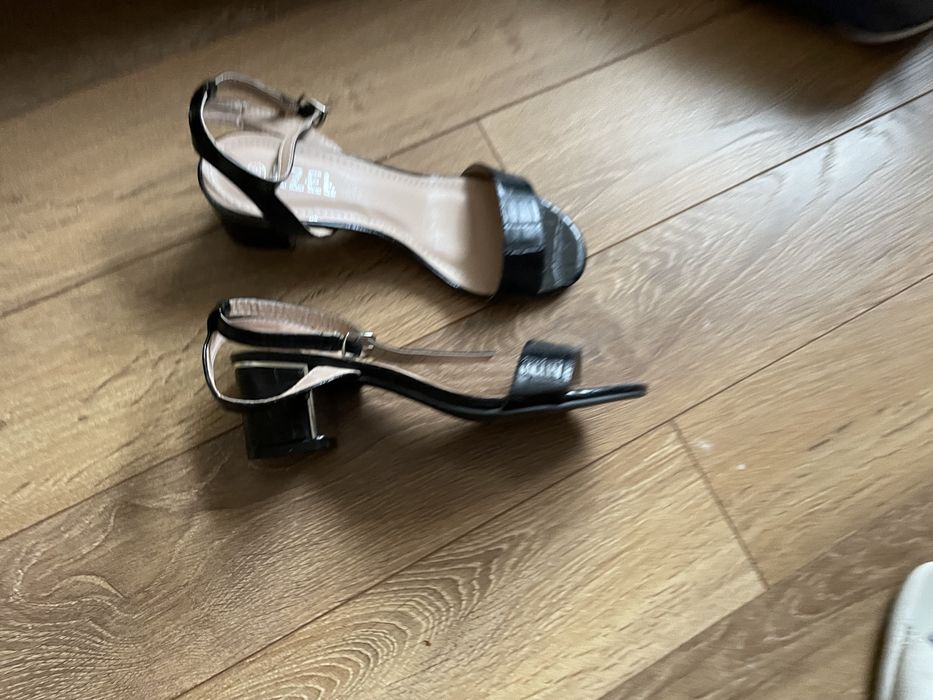 Дамски сандали