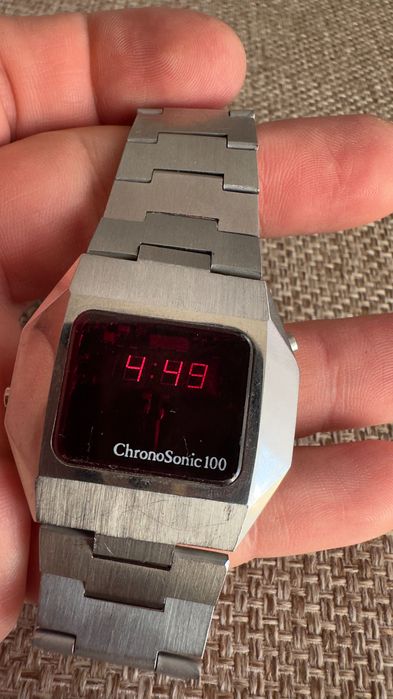 ceas ChronoSonic 100  led rosu vintage