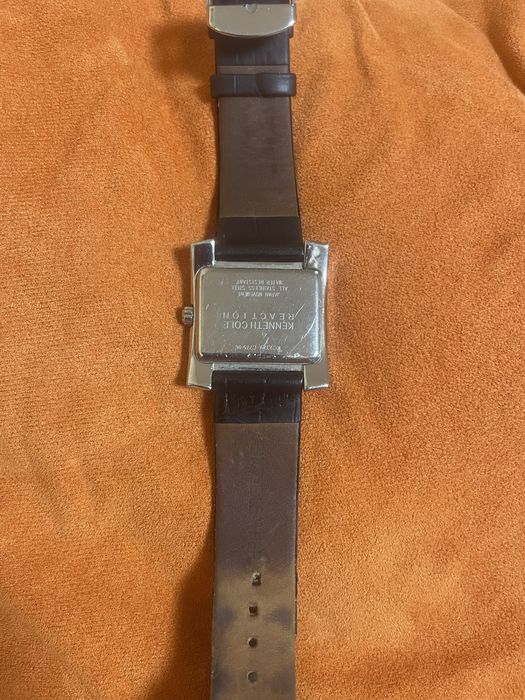 Kenneth Cole дамски часовник.