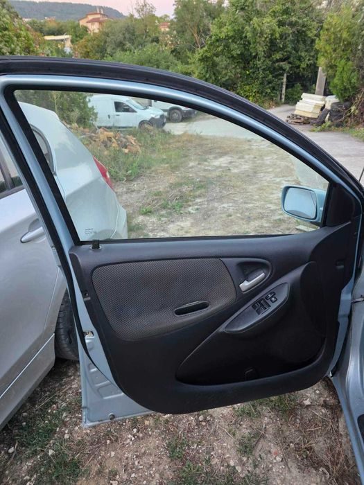 Toyota Yaris на части