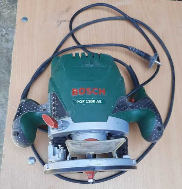 Ръчна фреза Bosch POF 1200 AE