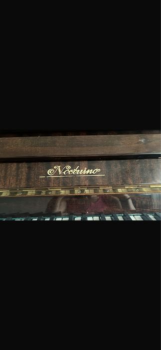 PIANINĂ DE VÂNZARE Vând pianină Nocturno,