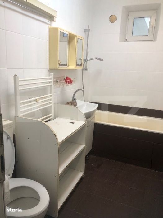 Apartament de vanzare, 50 mp, cu balcon , zona Solidaritatii