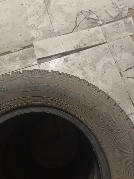 Зимние шины хорошем состоянии