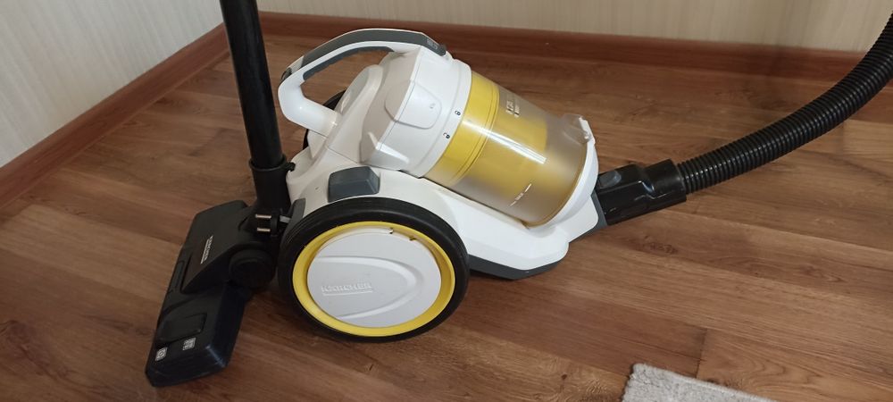 Продается пылисос karcher