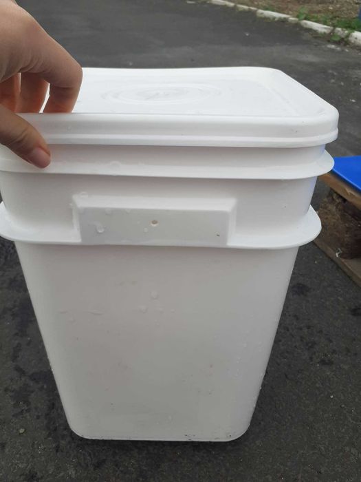 Galeata patrata de plastic rezistenta, alba, 13 kg