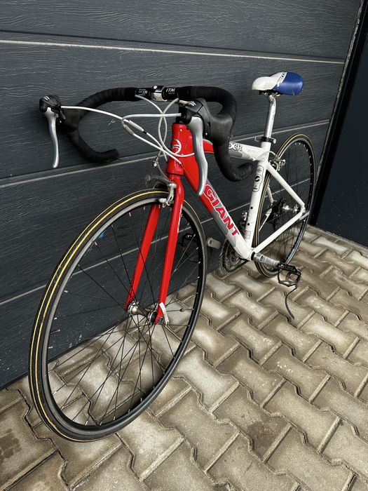 Шосеен велосипед GIANT 700C , 45см , 3х8