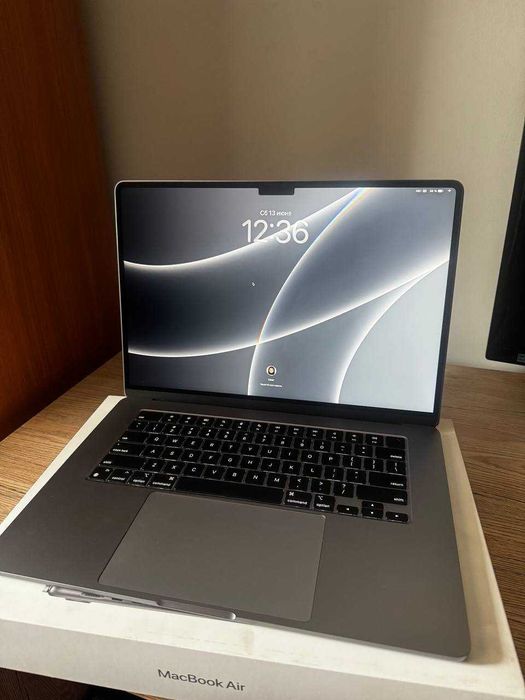 MacBook Air 15 M3 8/512