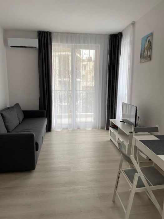 Дава се под наем Двустаен апартамент в Варна, Бриз - 55 кв.м за 637.5 € - Снимка #1