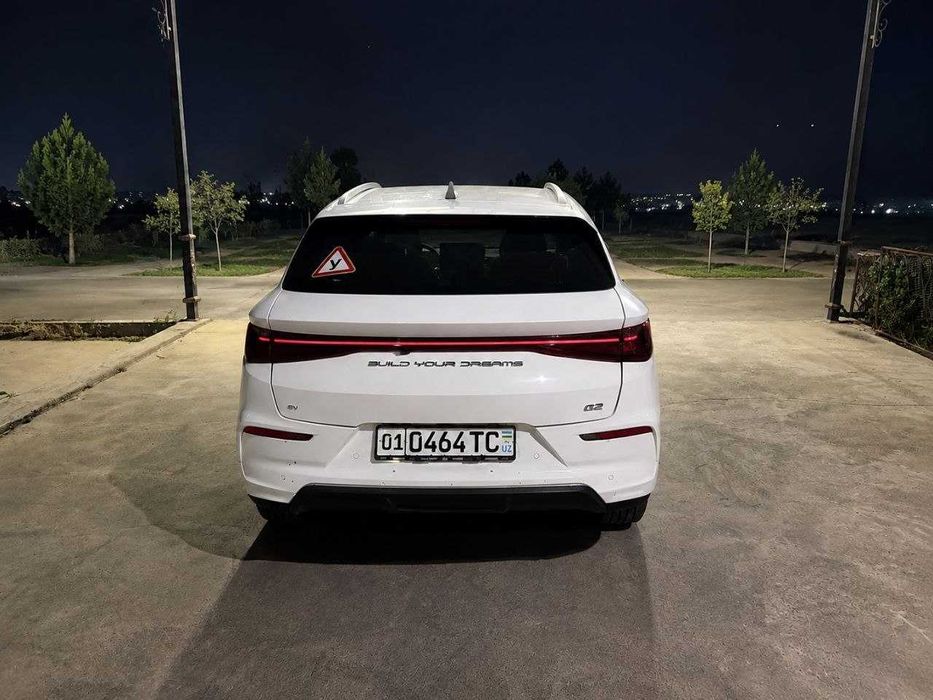 Elektro mabil BYD E2 SROCHNA SOTILADI xolati idyal