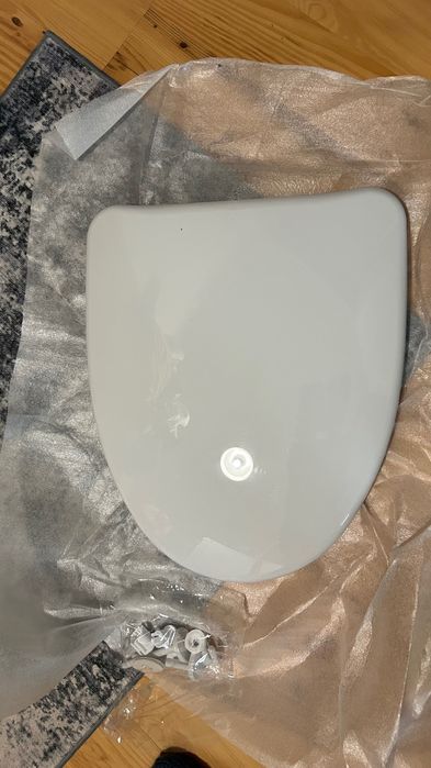 Продам крышку унитаза