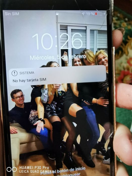 Продавам два айфона.