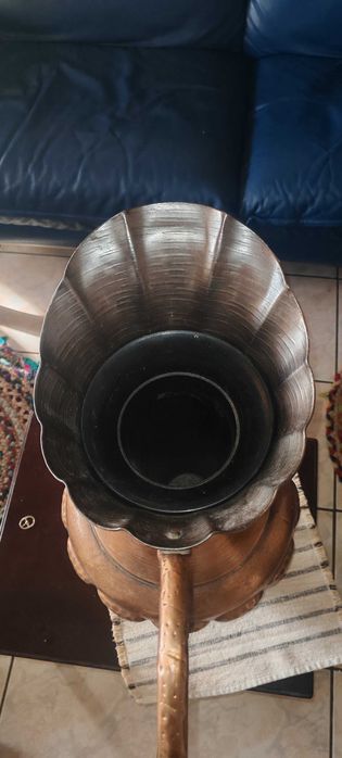 Vaza facuta din cupru