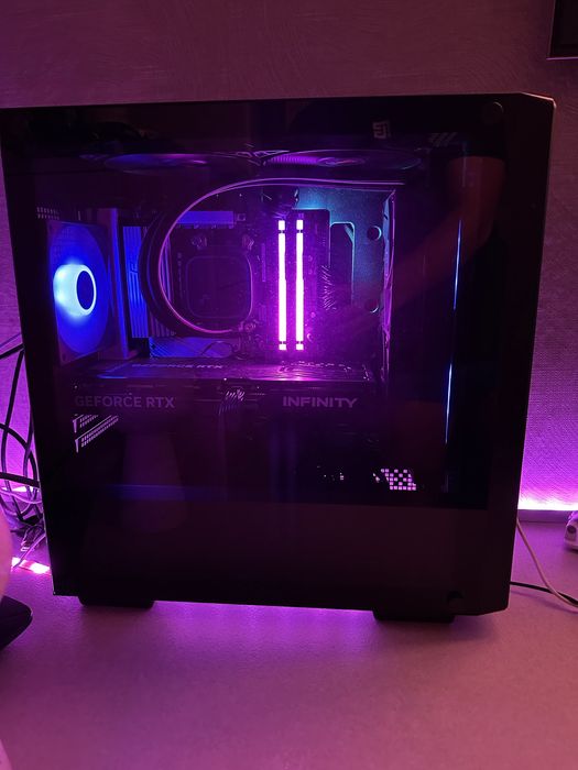 Геймърски Компютър RTX 5070