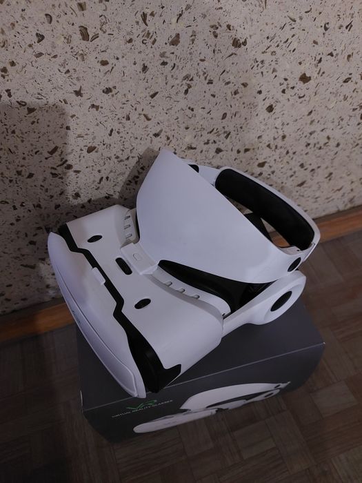 продаю VR очки новые