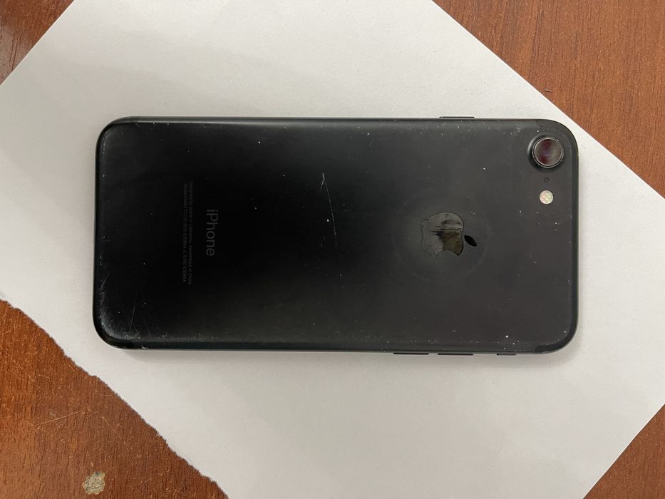 Продается IPhone 7 в очень отличном состояний