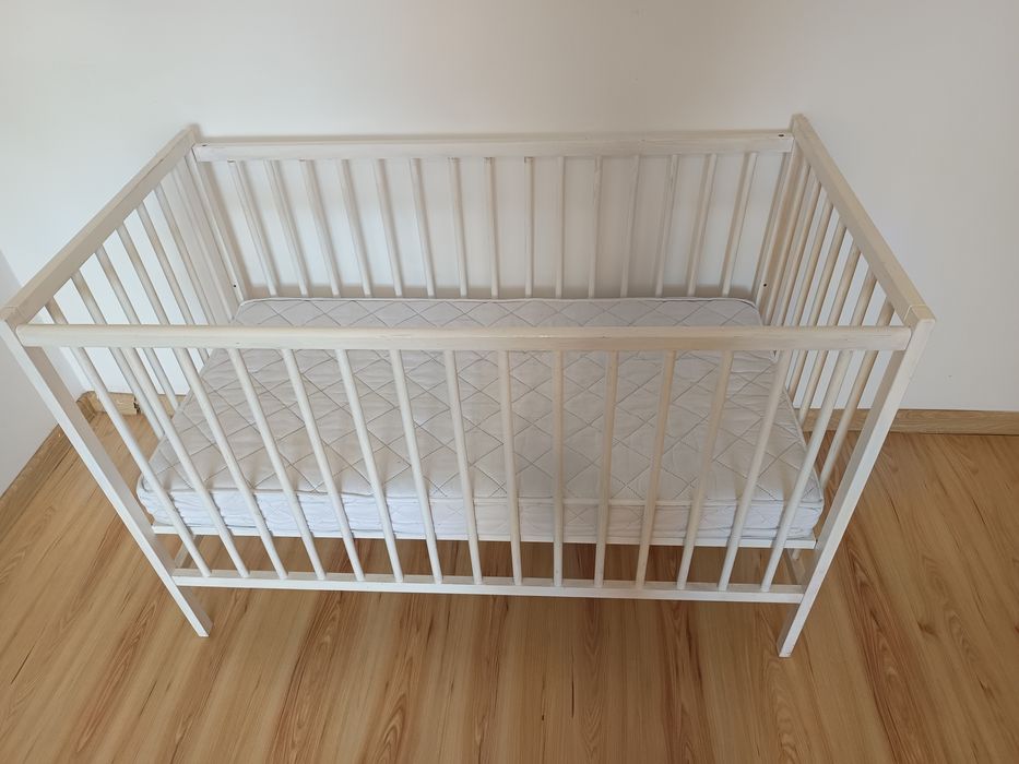 Pătuț bebe lemn alb