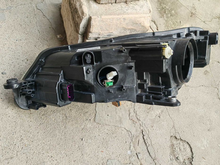 Фар Skoda Superb Bi-Xenon LED 15-19г.десен / Фар Шкода Суперб ксенон Оригинален