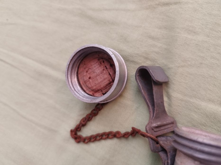 Стара манерка за вода