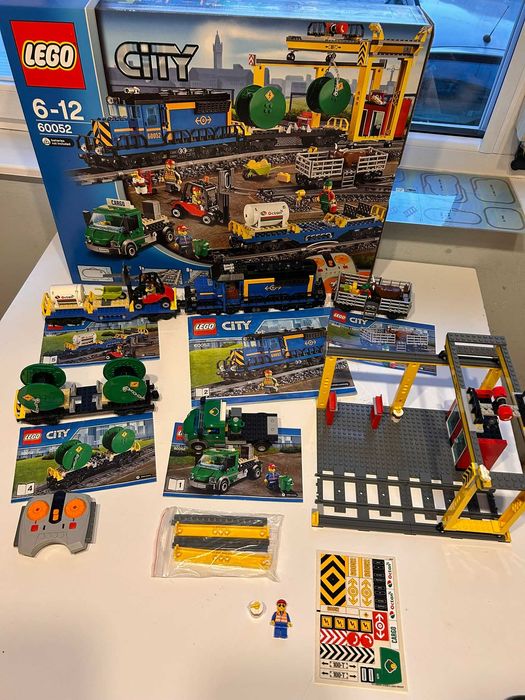 LEGO 60052 влак,