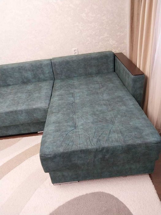 продам угловой диван в отличном состоянии
