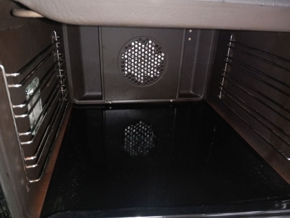 Свободно стояща печка с керамичен плот VOSS  2 години Гаранция!