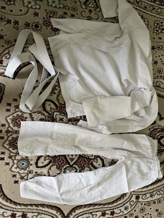 Продам кимоно для каратэ