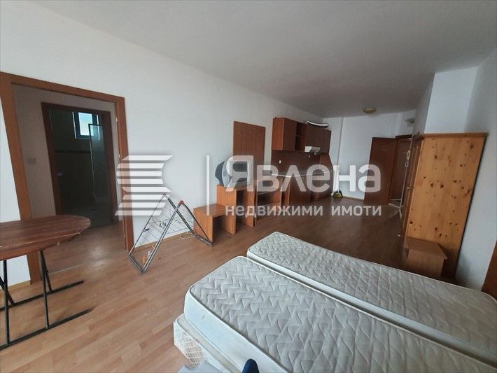 Просторен тристаен апаратамент в Приморско Дел Сол, гр.Приморско