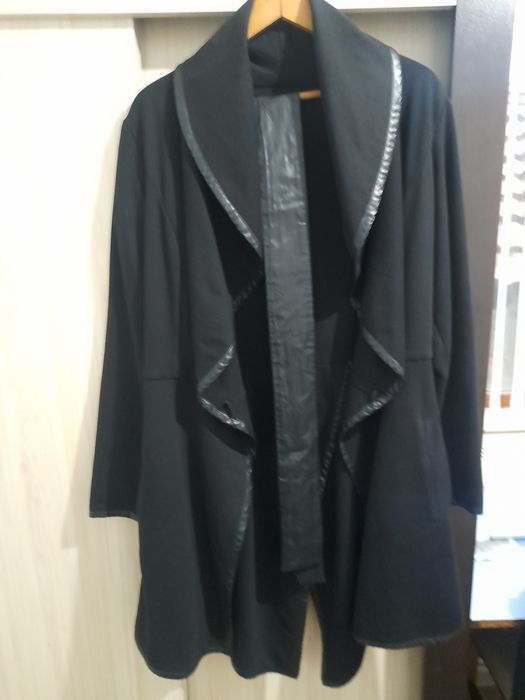 Дамско палто        .