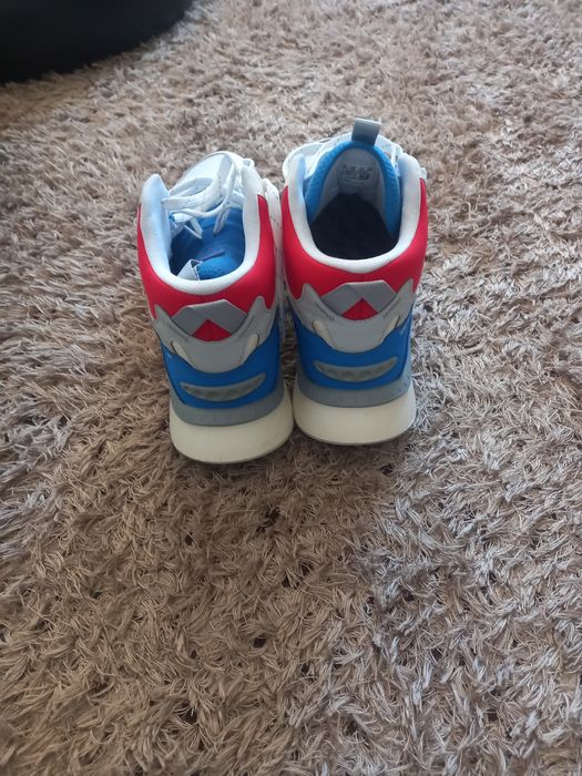 Оригинални маратонки