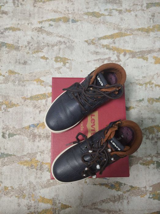 Сникърси Levi's - номер 33