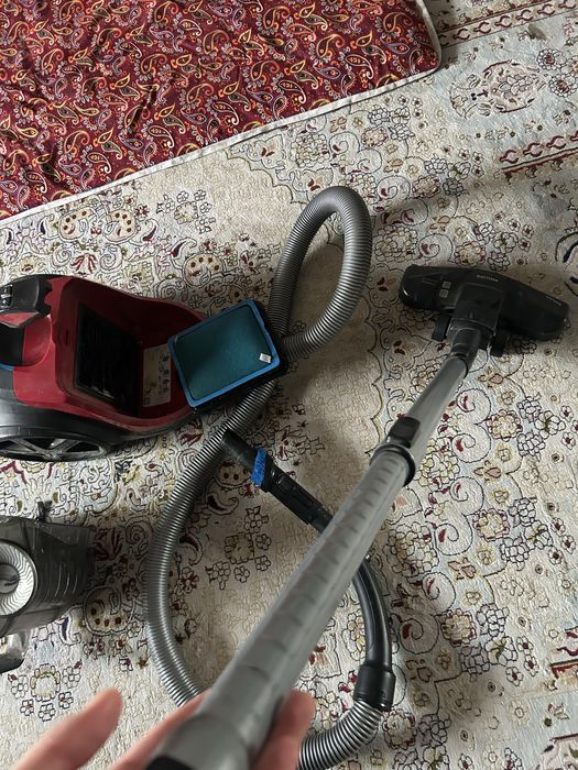 Пылесос Philips 2000w