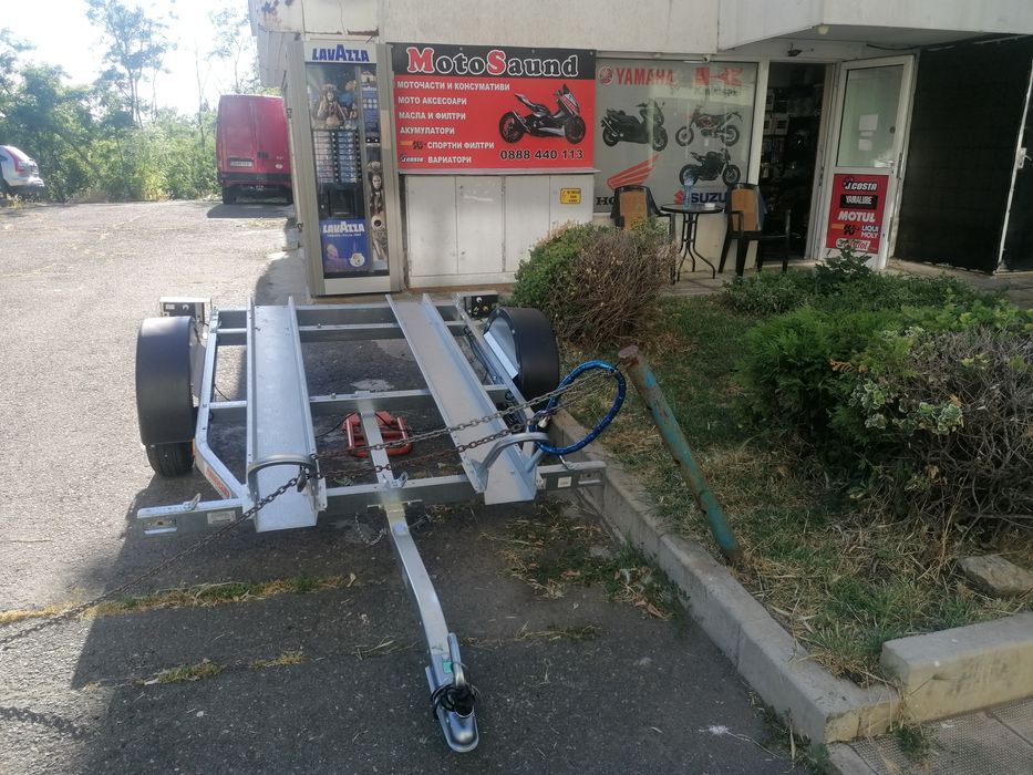 Ремарке за мотори под наем