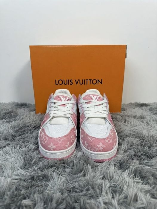 Adidasi LV Trainer Roz - Full Box Adidasi Fete