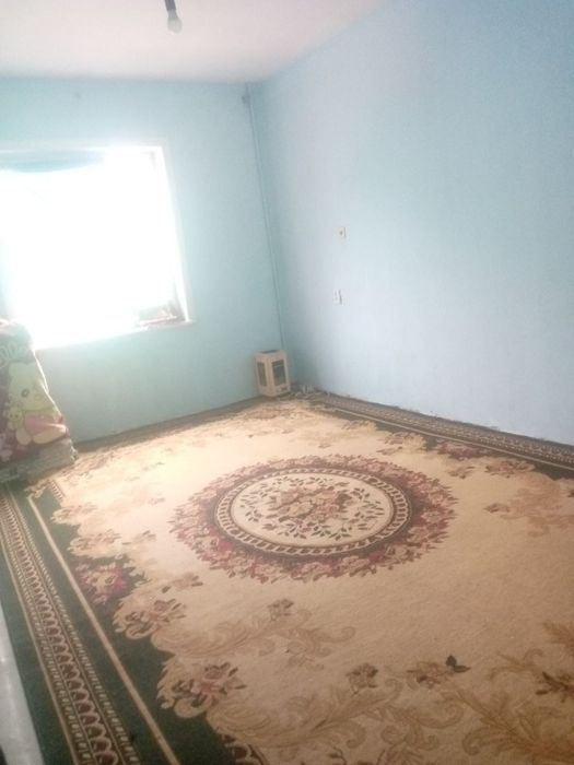 Квартира сотилади. Карши 3 м.р. 3 этаж 1 комнатная.