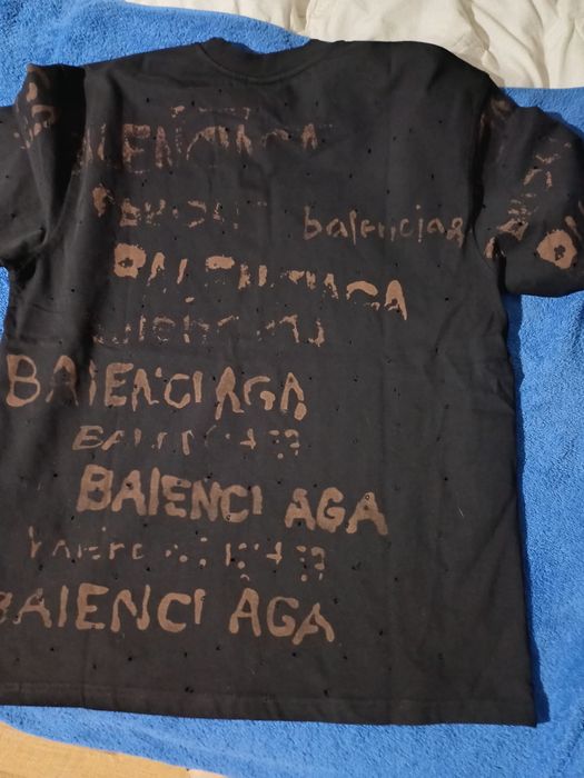 Tricou balenciaga, nou-nout cu eticheta