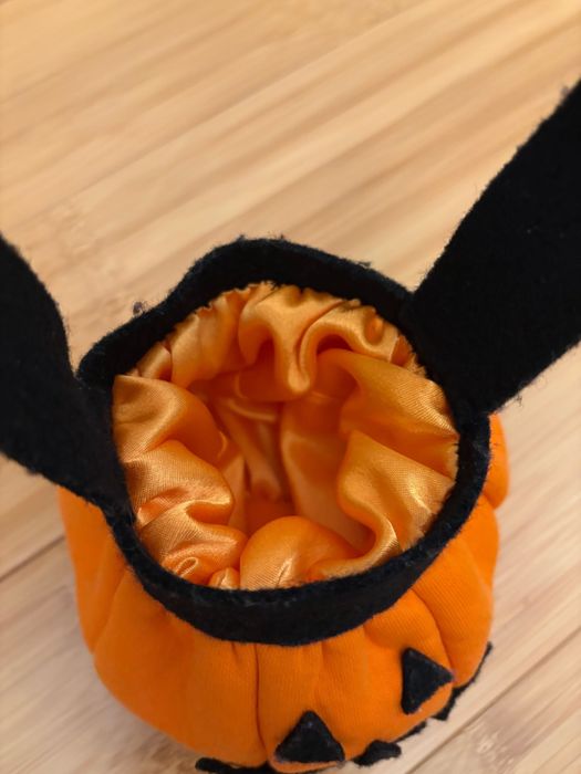 Оранжевая сумочка в форме тыквочки