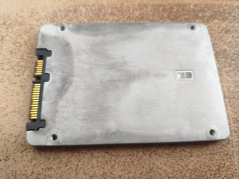 Продавам SSD хард диск Intel SSD DC S3520 800GB SATA3
