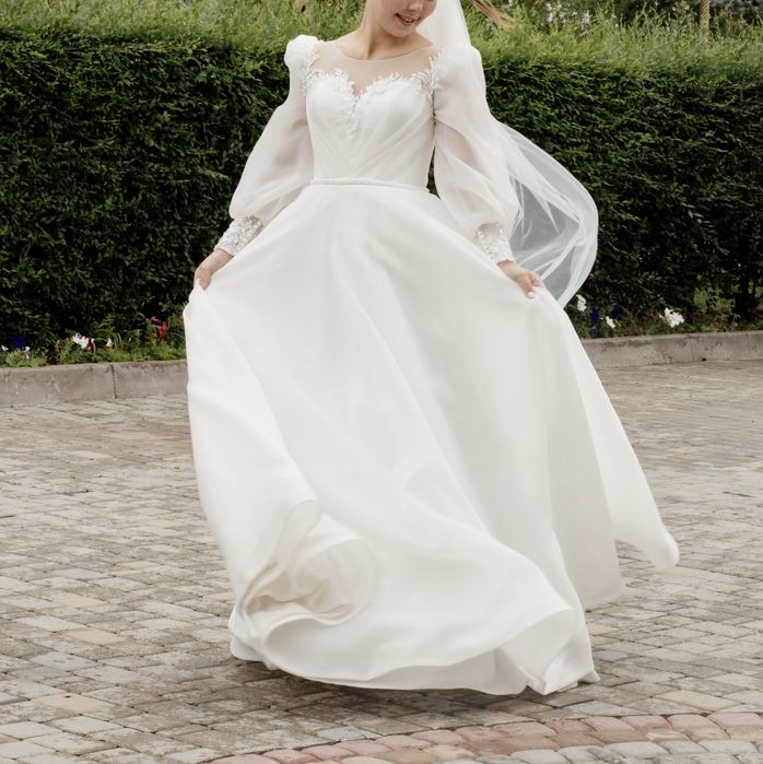 Свадебное платье